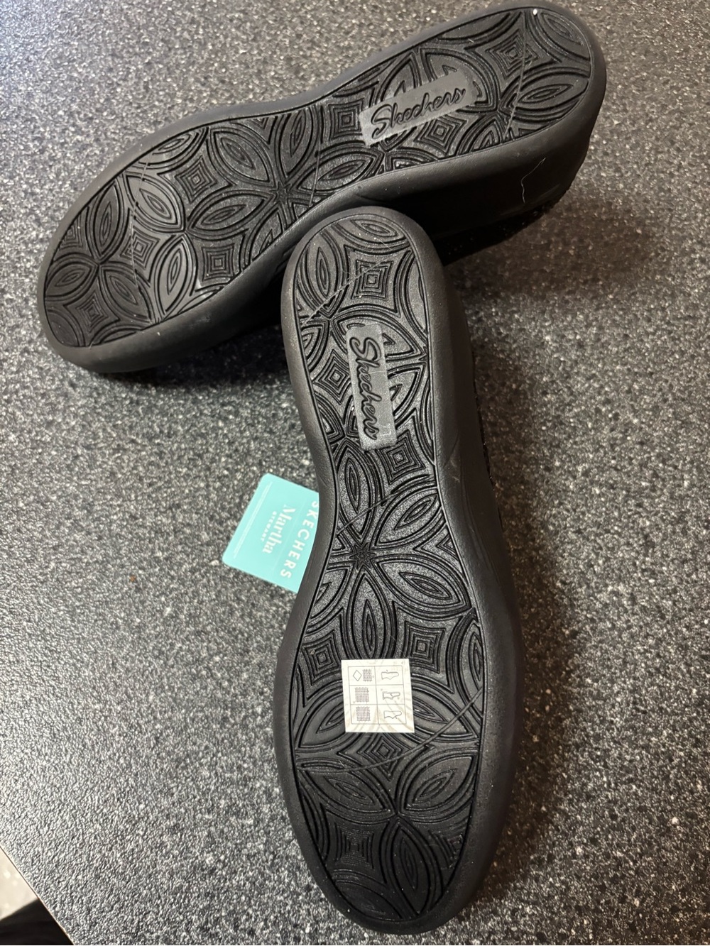 Skechers Martha Slip-On Sparkle Knit Flats - Black pier lite s 10 never worn $77 - Picture 2 of 3